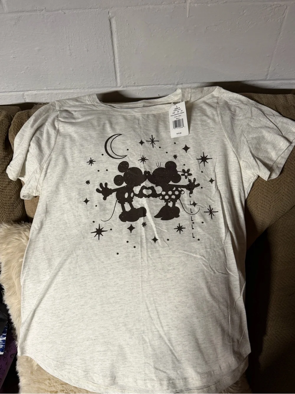 Kohl’s Disney Mickey & Minnie Silhouette T shirt